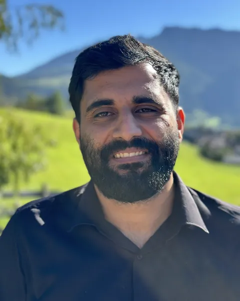 Alan, Restaurant