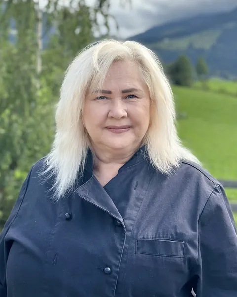 Maryna, Küchenhilfe