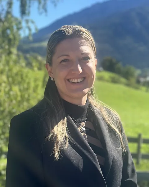 Nadine, Assistentin der Geschäftsführung